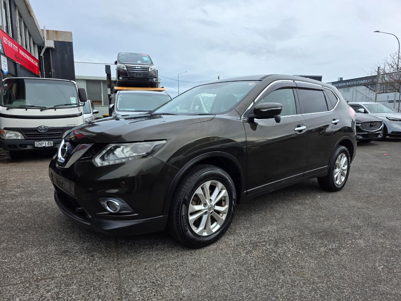 Vehicle image 4