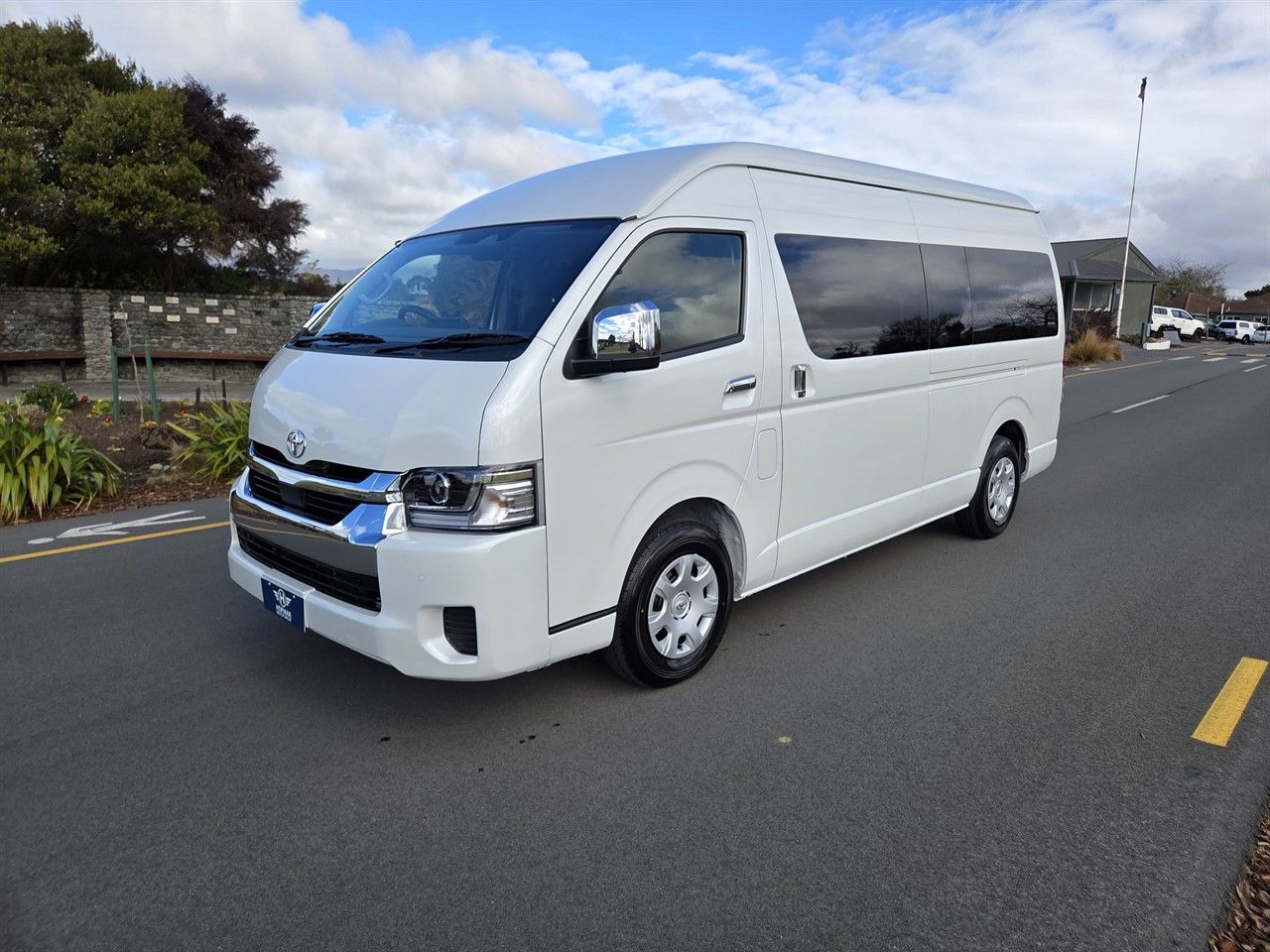 Vehicle image 3