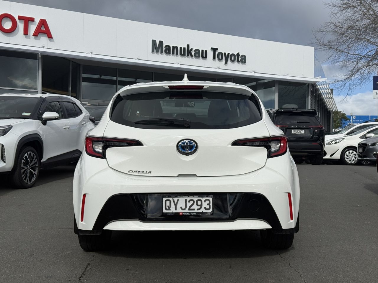 Vehicle image 4
