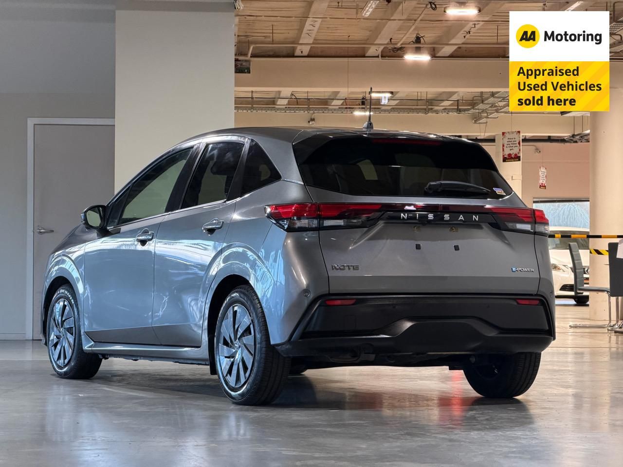 Vehicle image 5