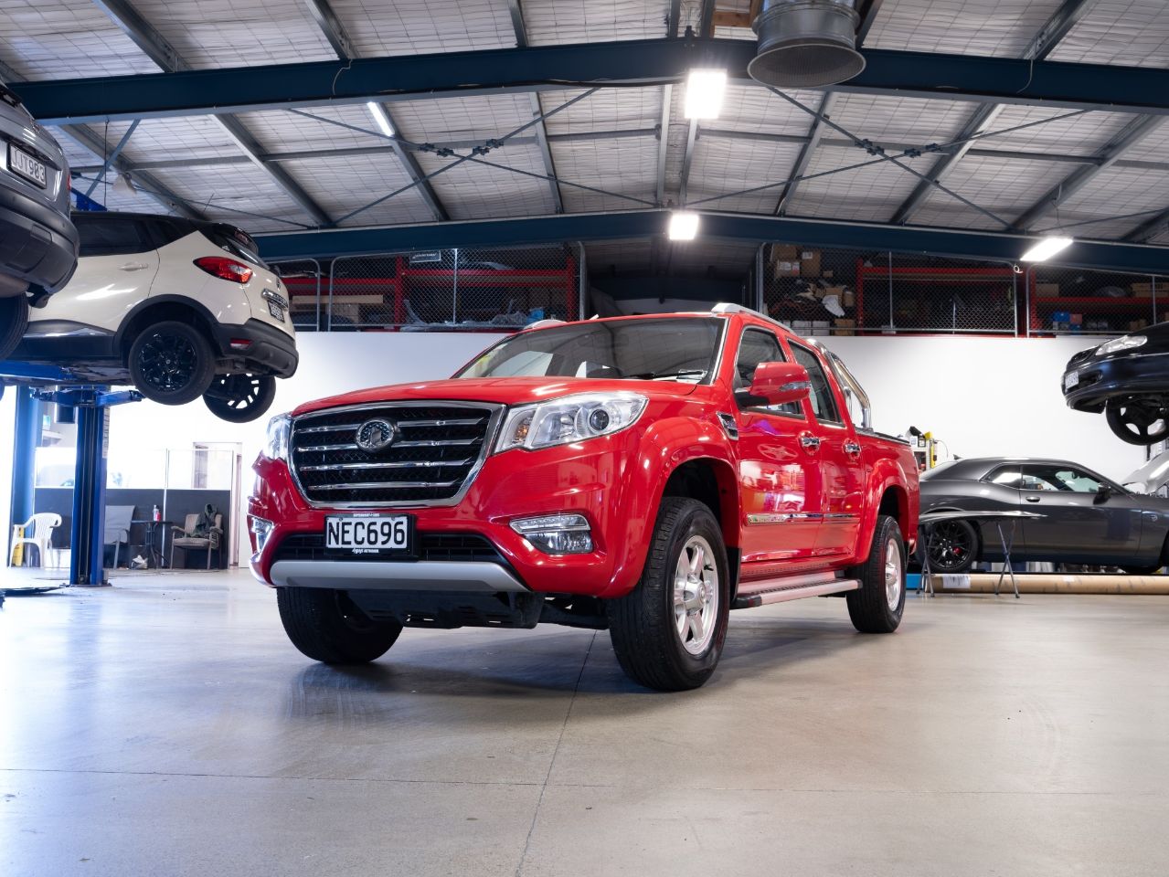 Vehicle image 4
