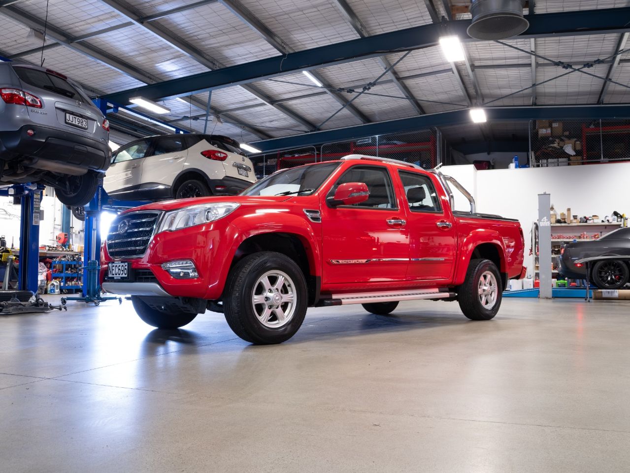 Vehicle image 5