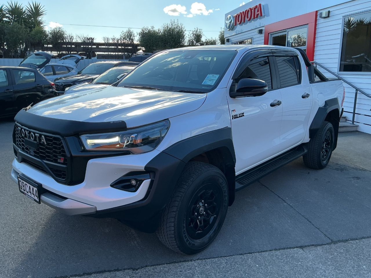 Vehicle image 3