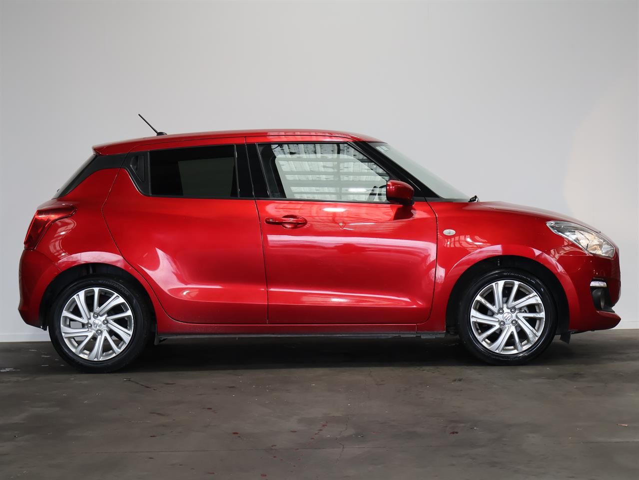 Vehicle image 5
