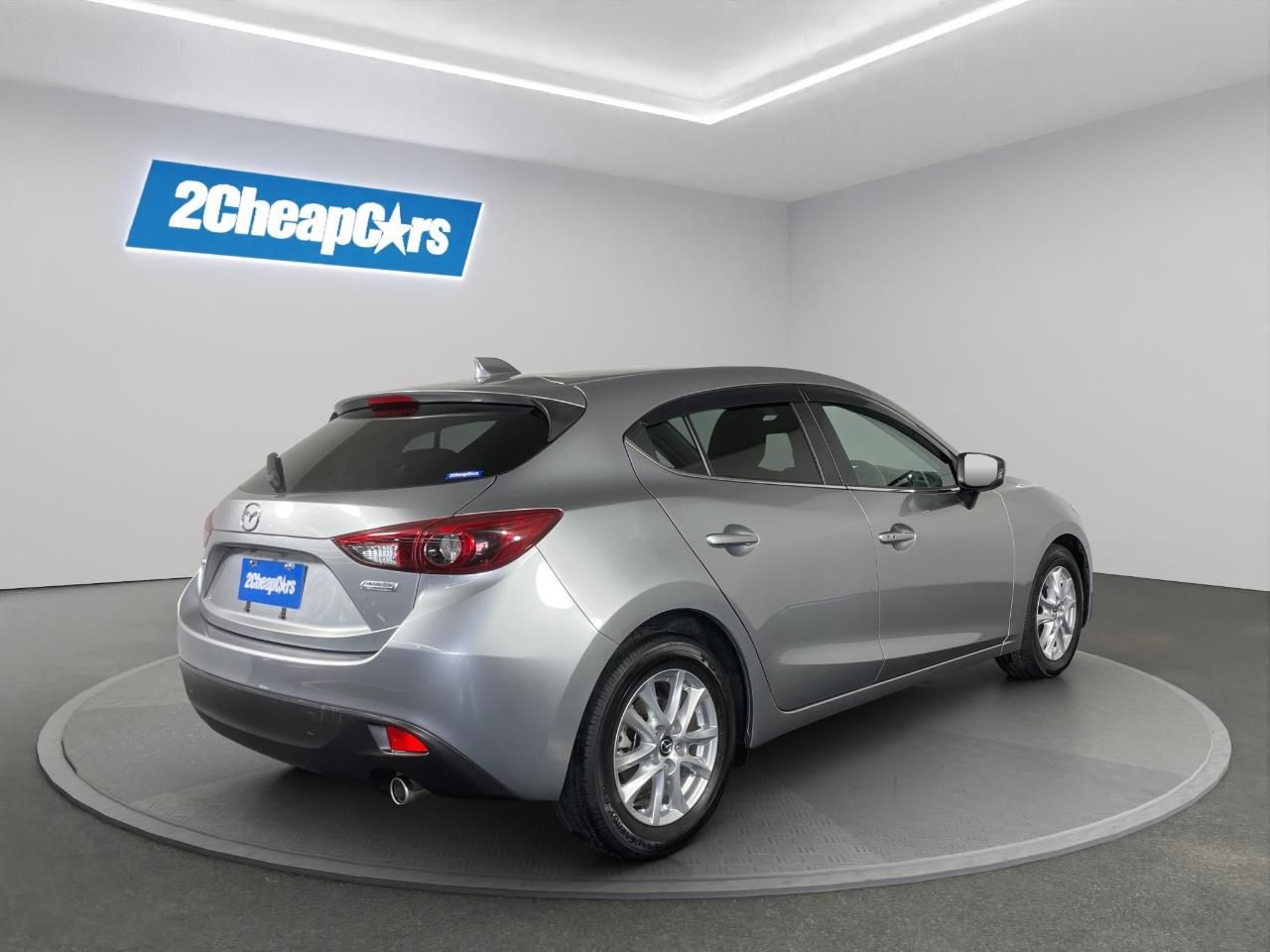 Vehicle image 5