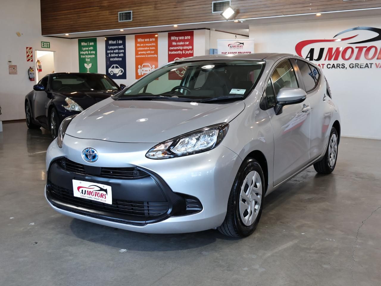 Vehicle image 3