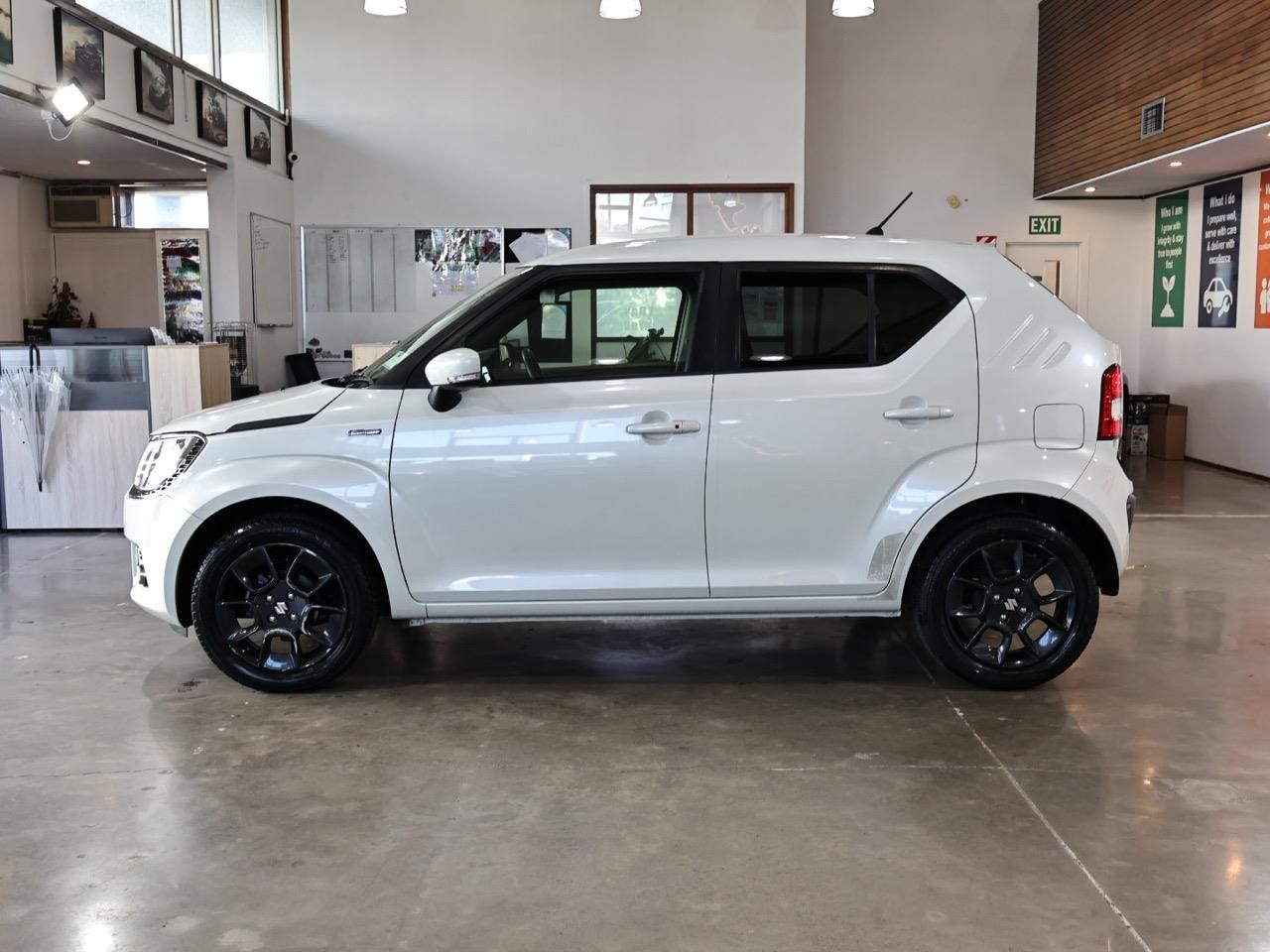 Vehicle image 5