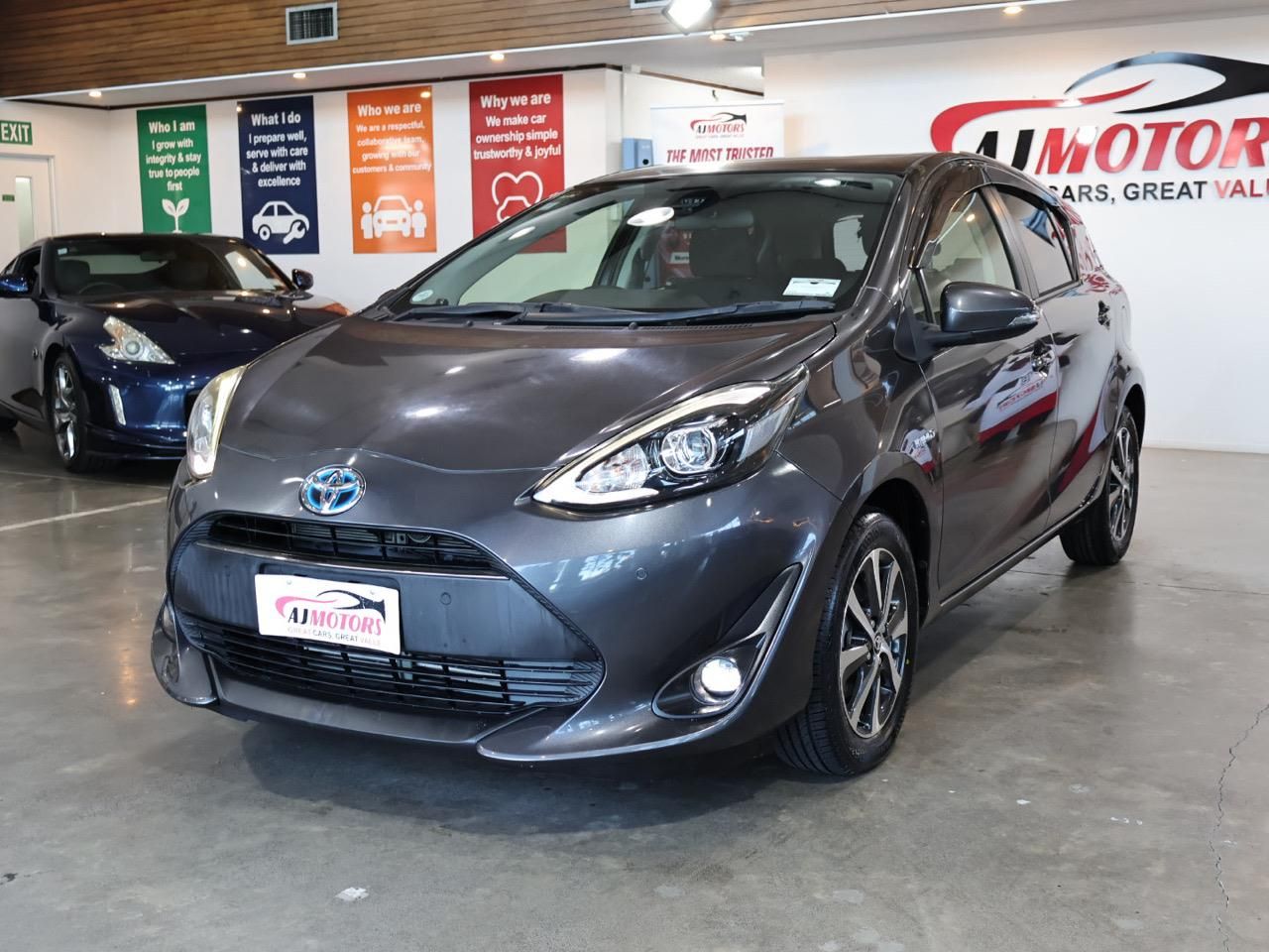 Vehicle image 3