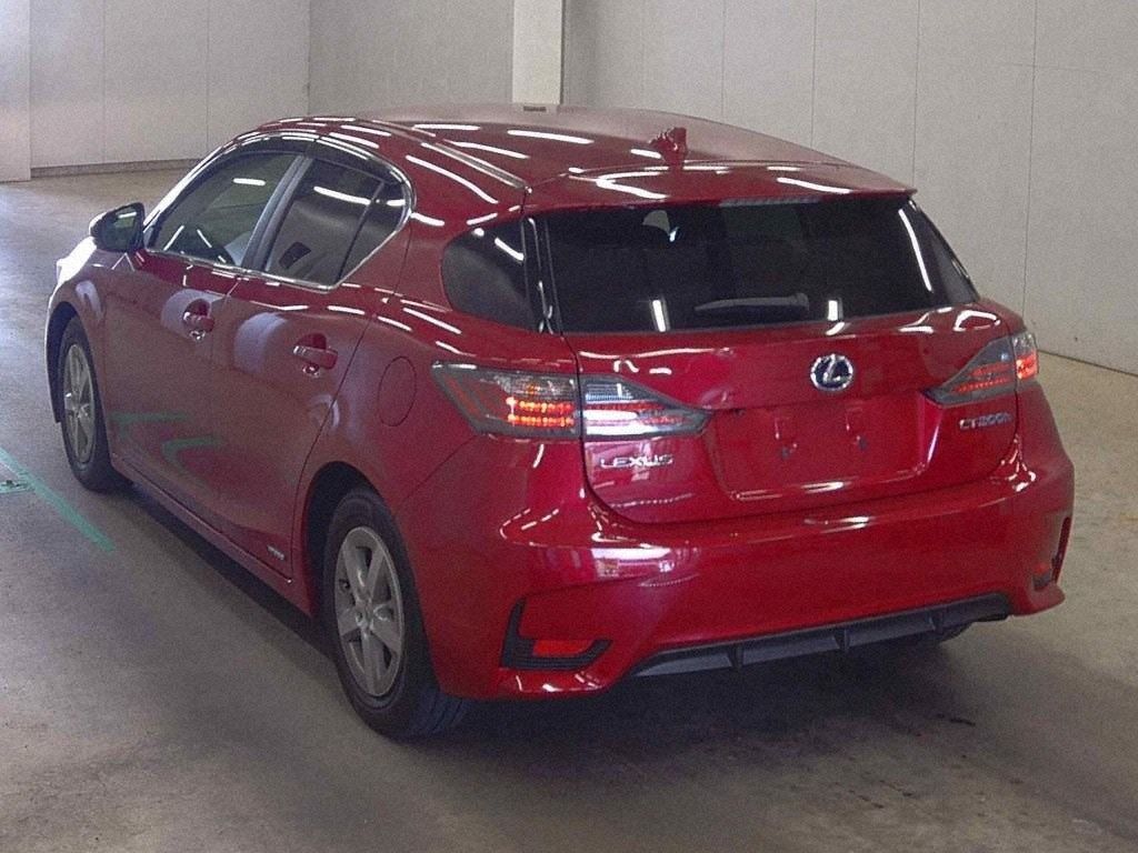 Vehicle image 3