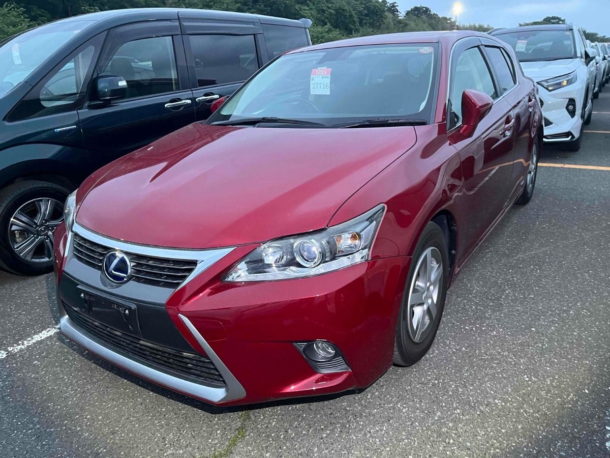Vehicle image 5