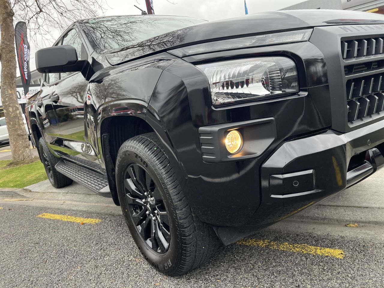 Vehicle image 3