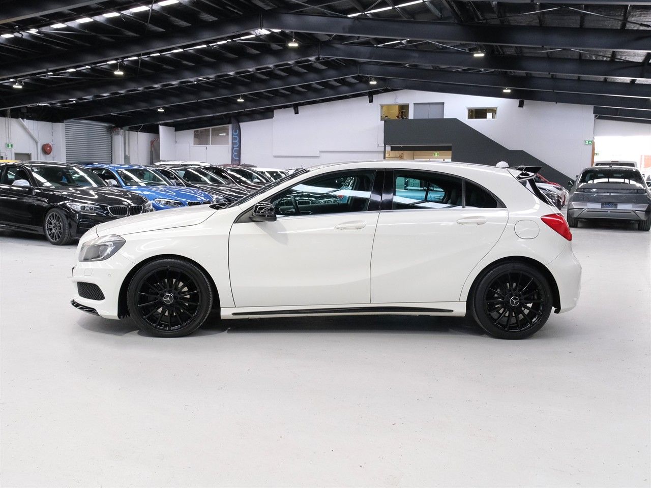 Vehicle image 5