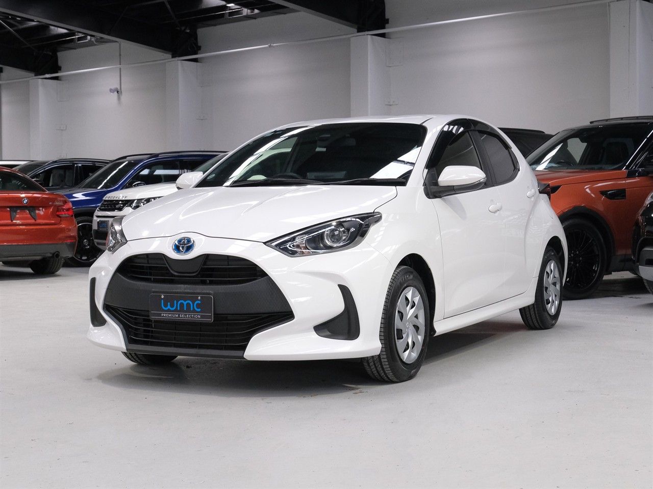 Vehicle image 4