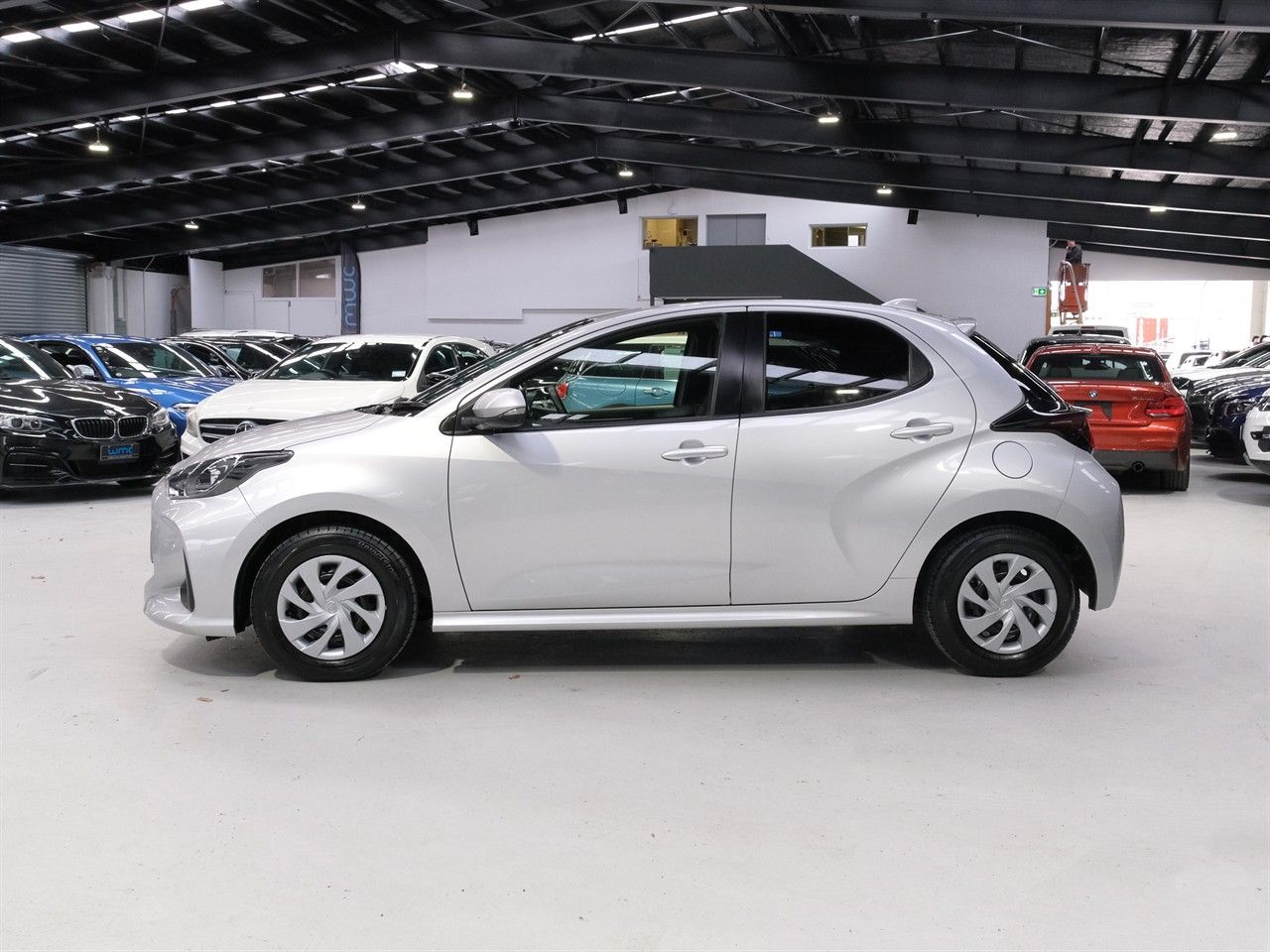 Vehicle image 5