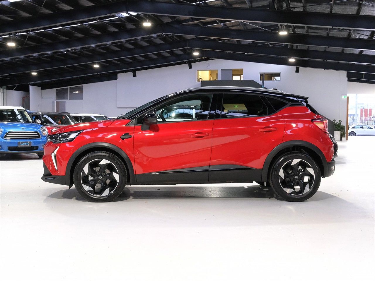 Vehicle image 5