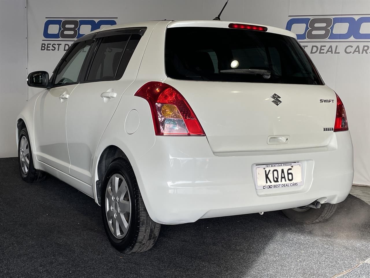 Vehicle image 4