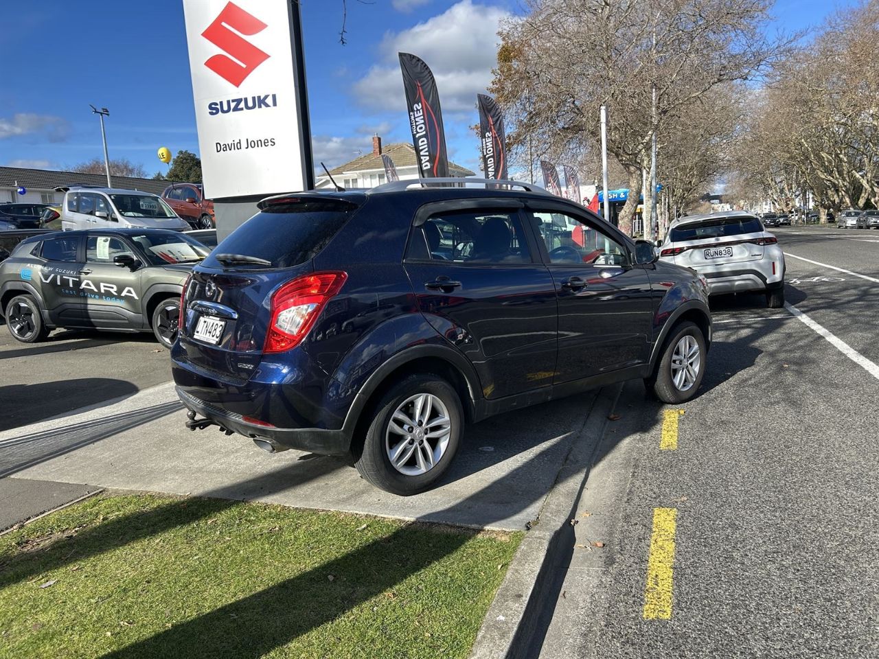 Vehicle image 3