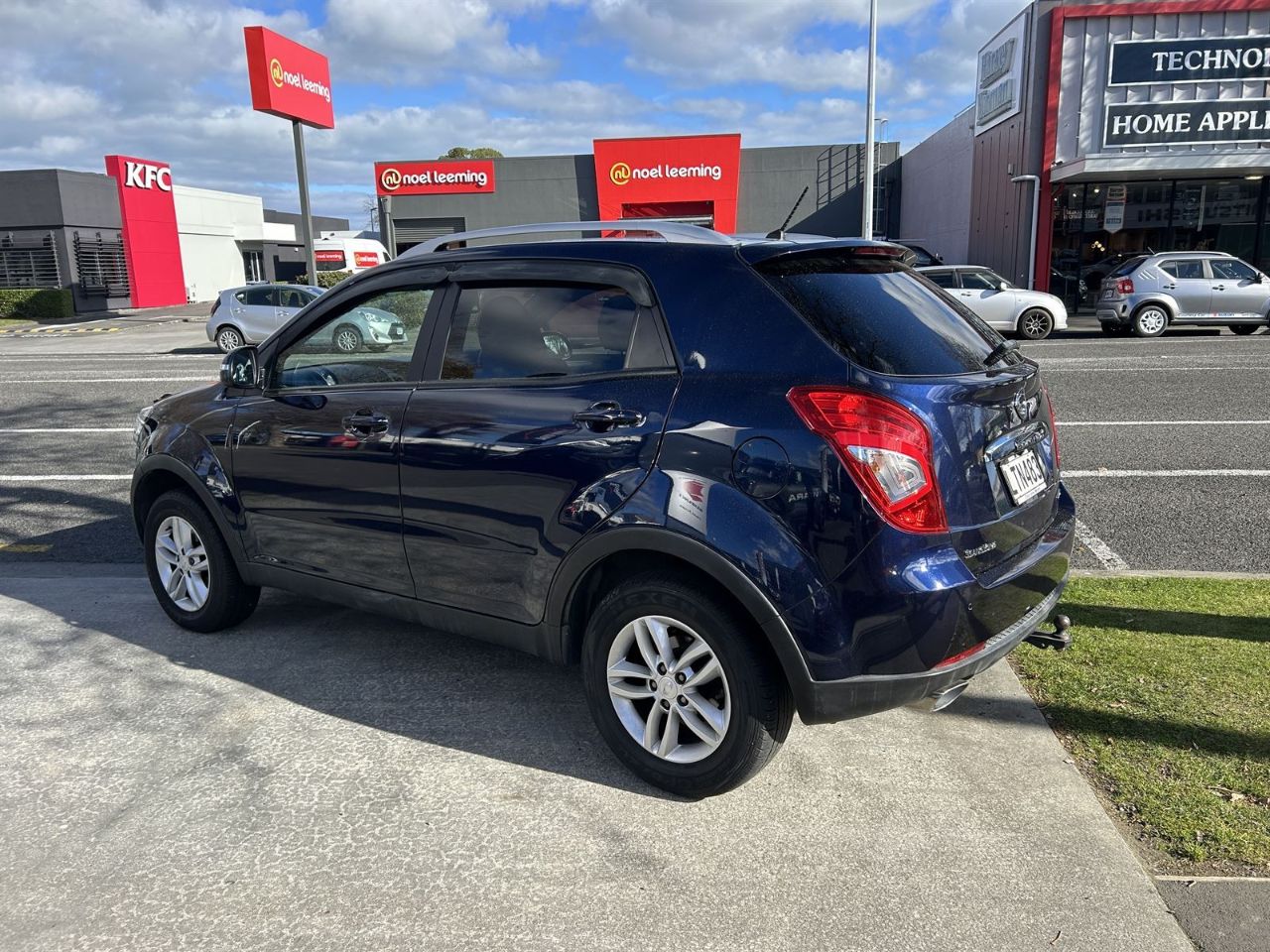 Vehicle image 5