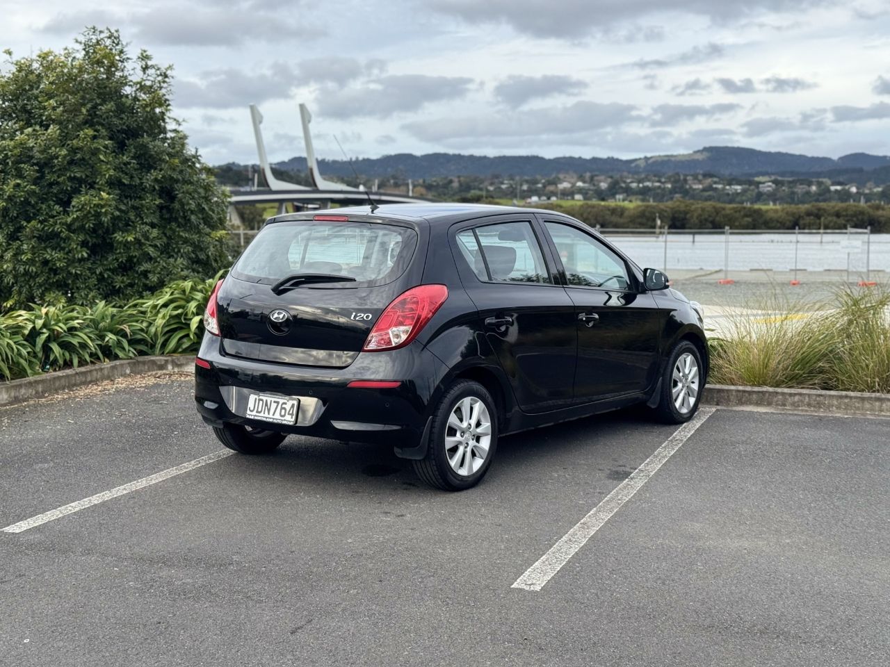 Vehicle image 3