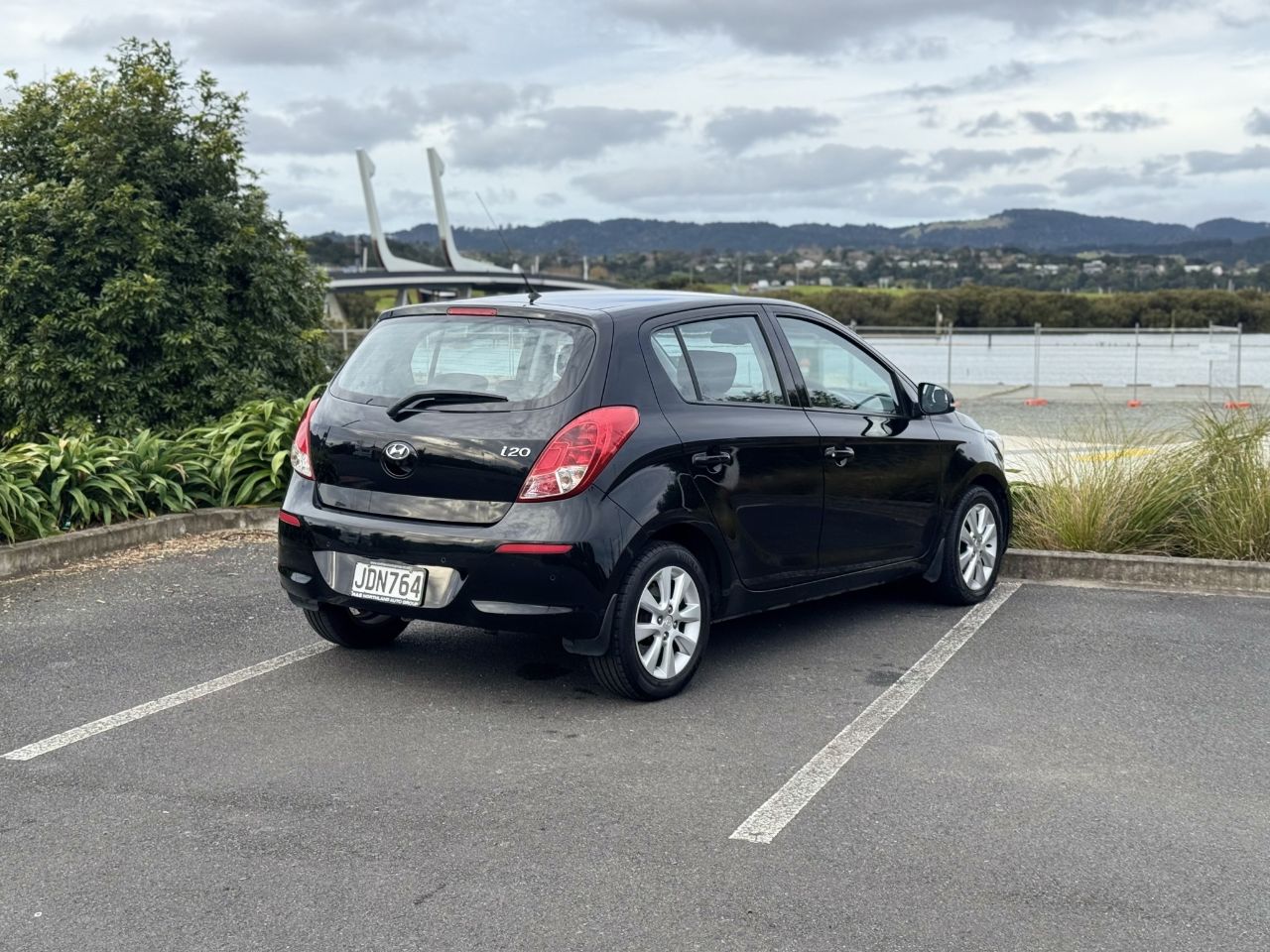 Vehicle image 3