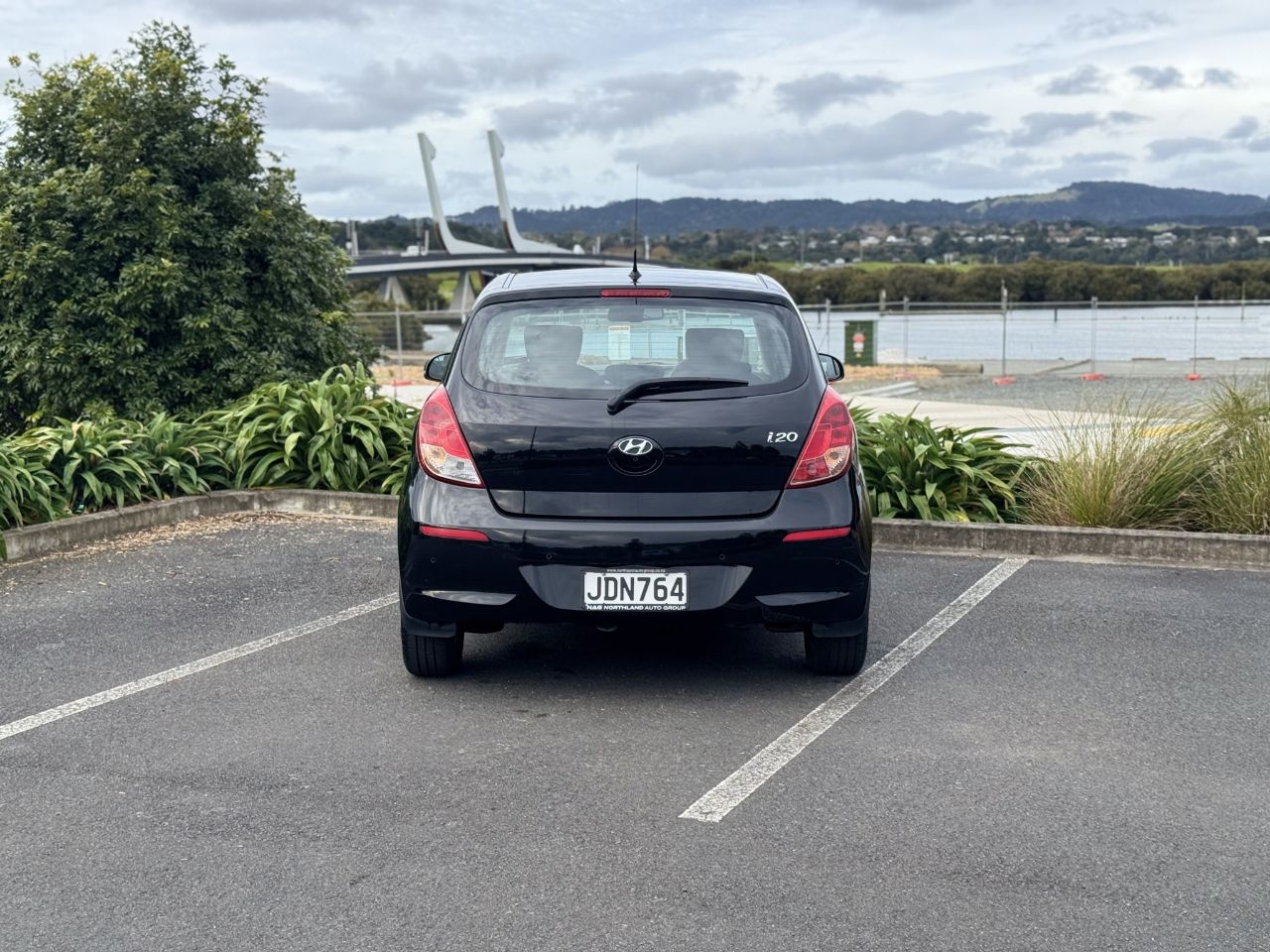 Vehicle image 4