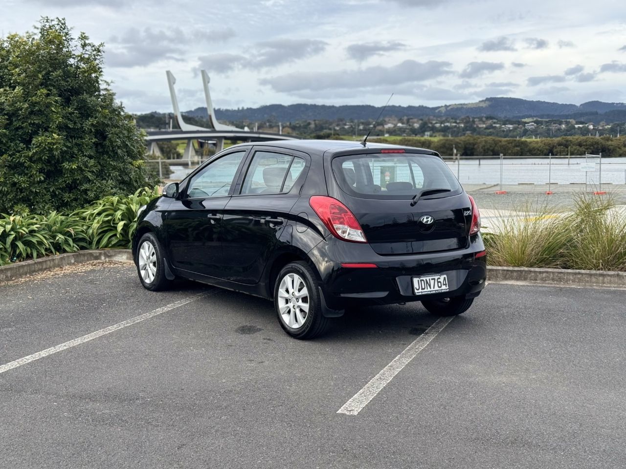 Vehicle image 5