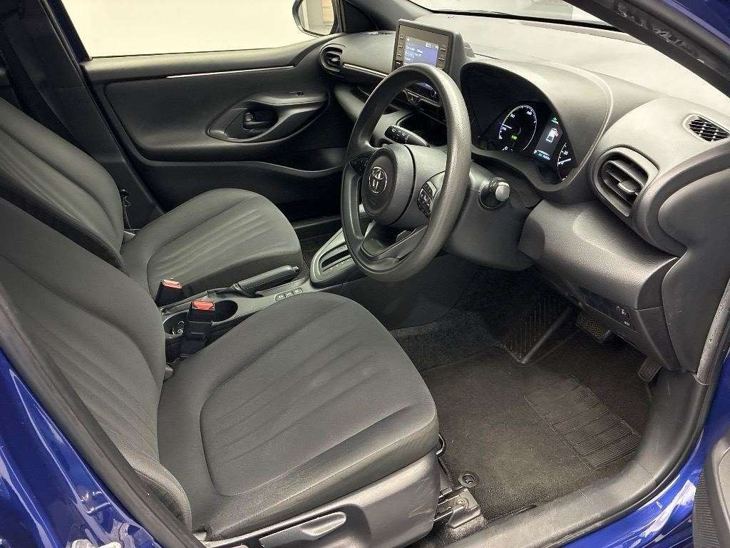 Vehicle image 3