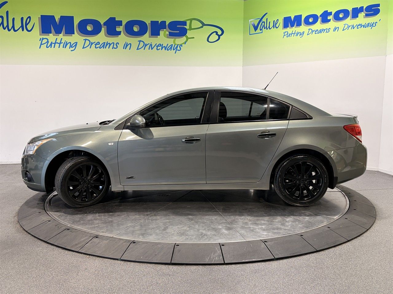 Vehicle image 4