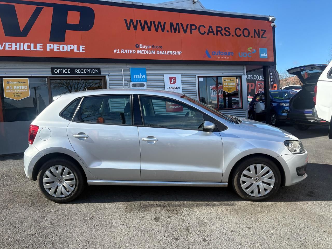 Vehicle image 3