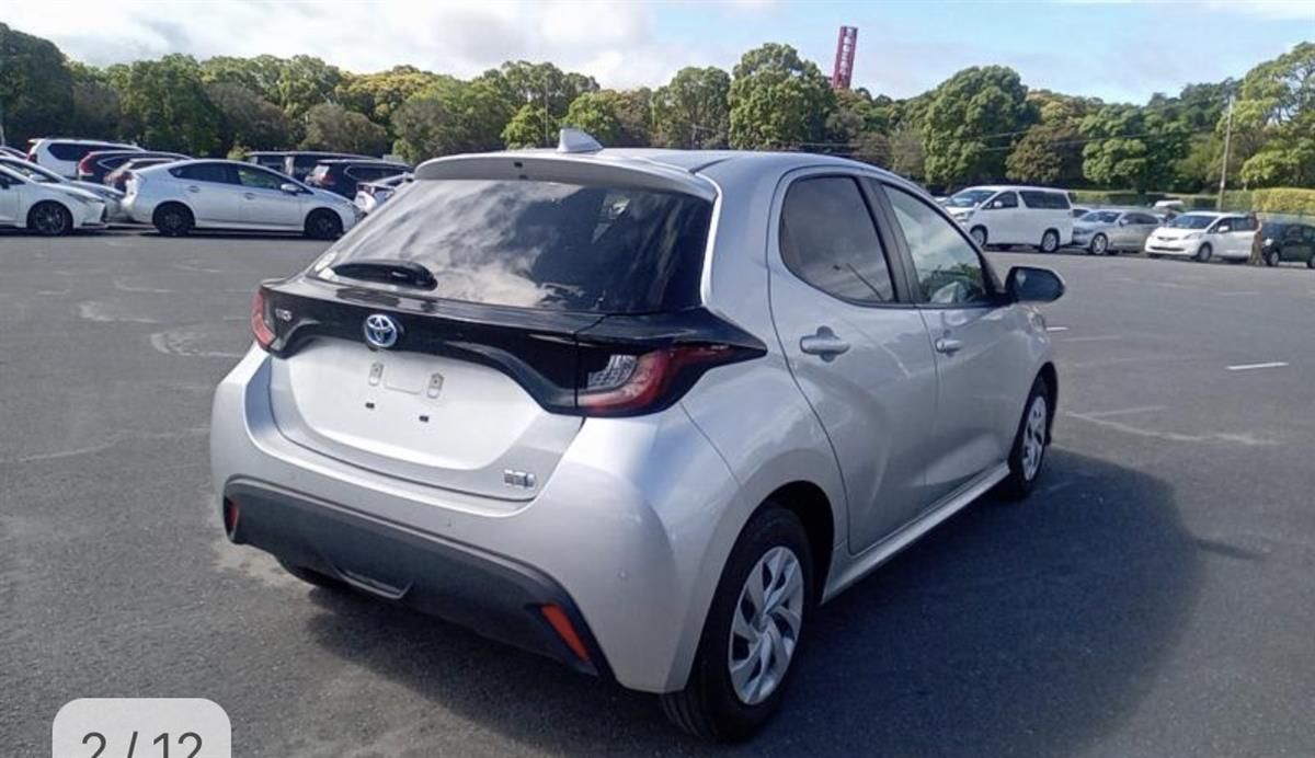 Vehicle image 3