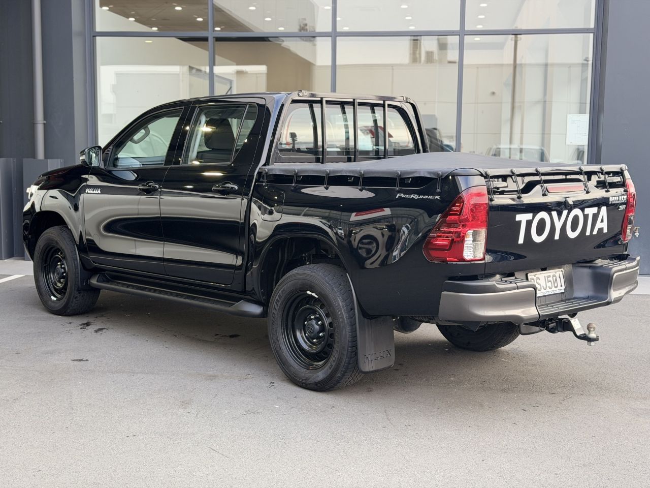 Vehicle image 4