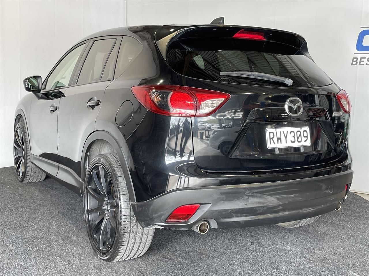 Vehicle image 4