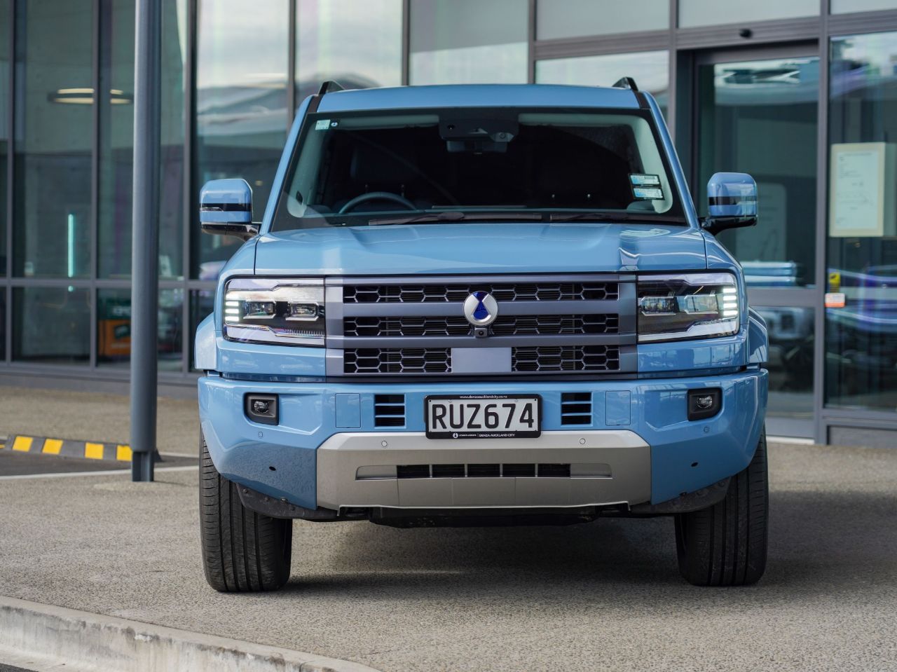 Vehicle image 4