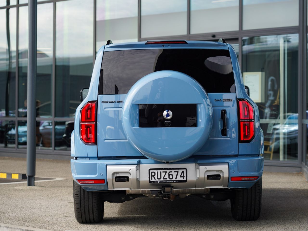 Vehicle image 5