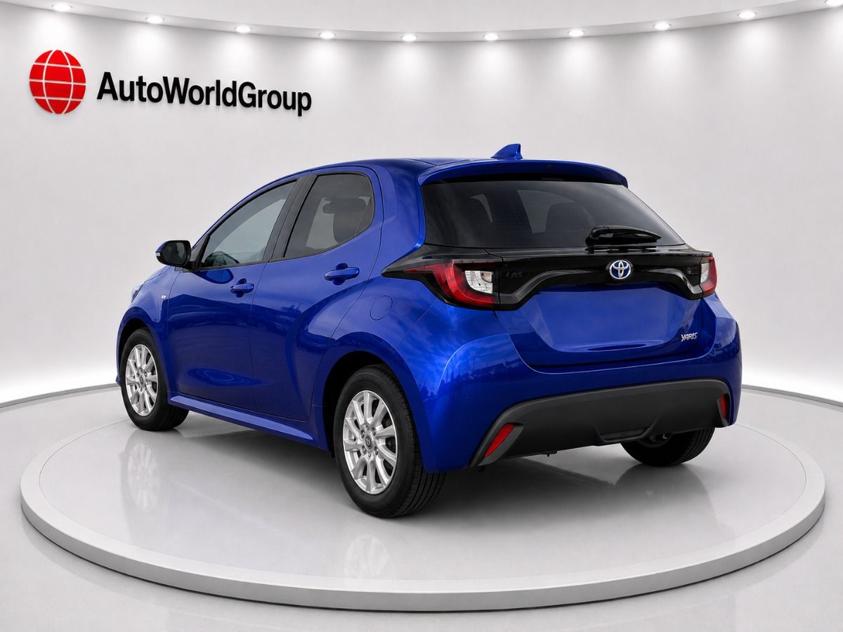 Vehicle image 5