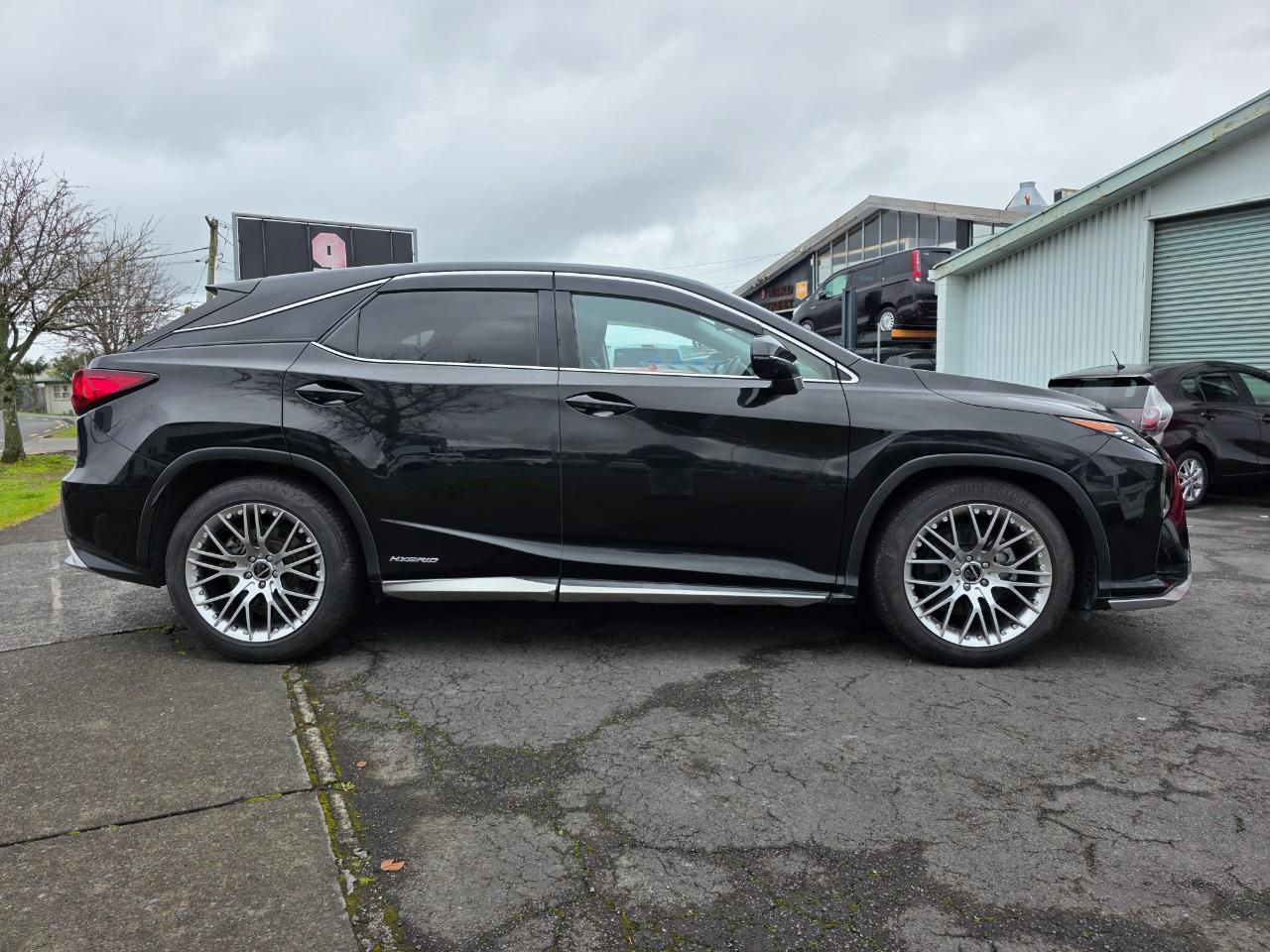 Vehicle image 5
