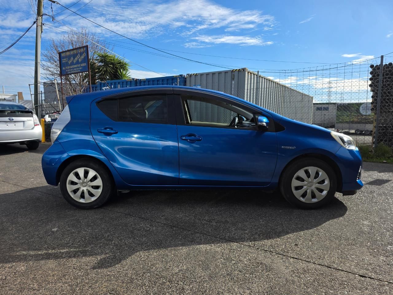Vehicle image 5