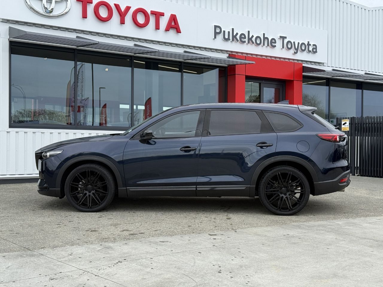 Vehicle image 3