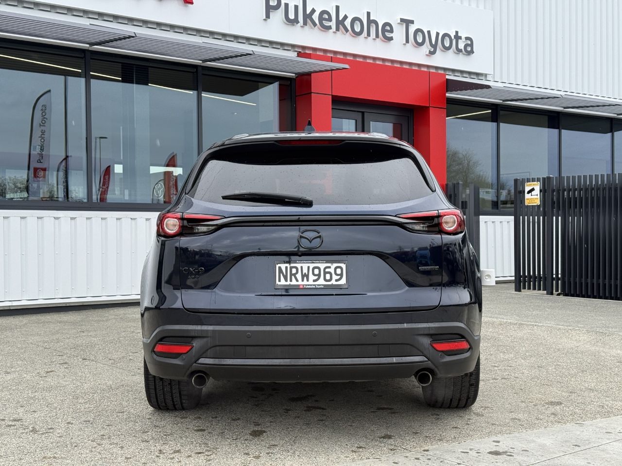 Vehicle image 5