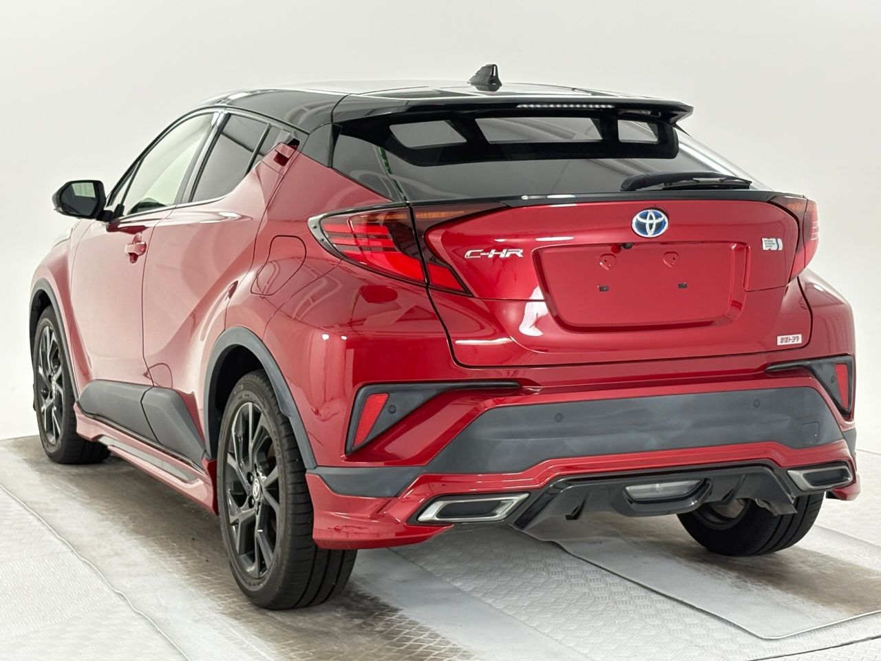 Vehicle image 5