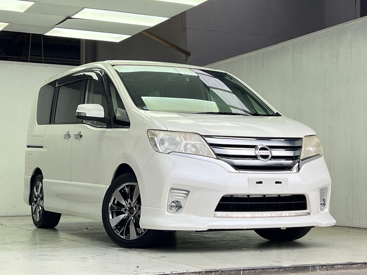 Vehicle image 3