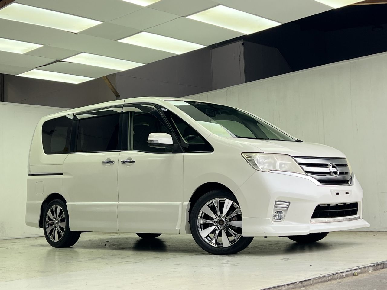 Vehicle image 4