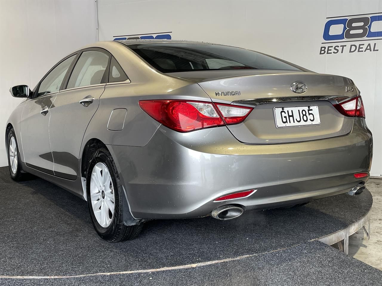 Vehicle image 4