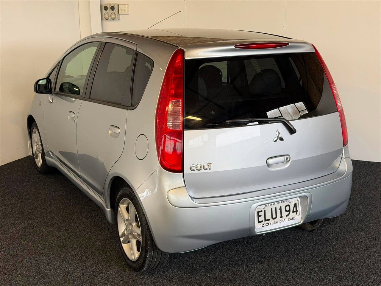Vehicle image 4