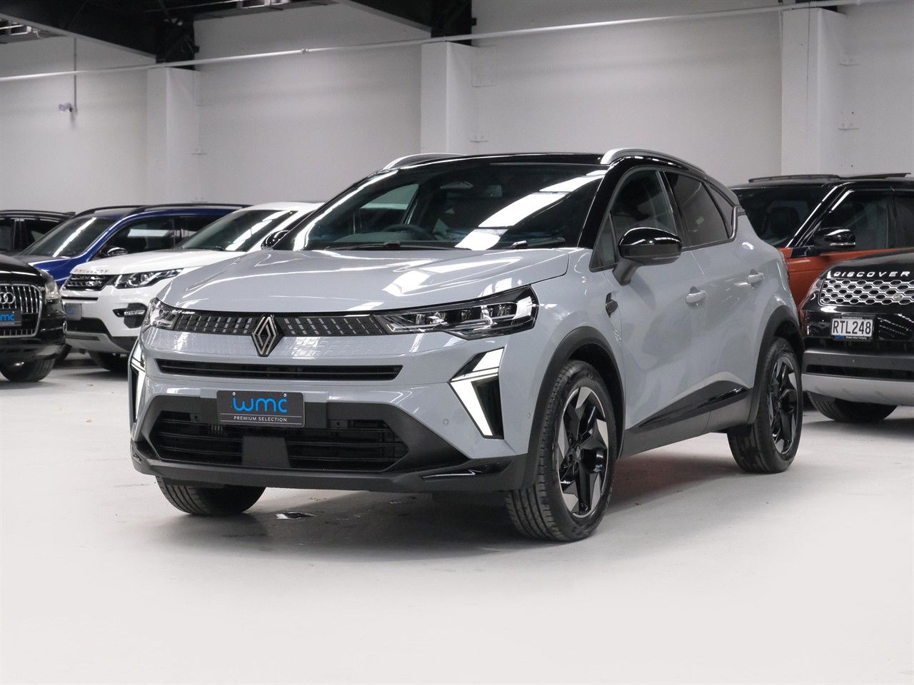 Vehicle image 4