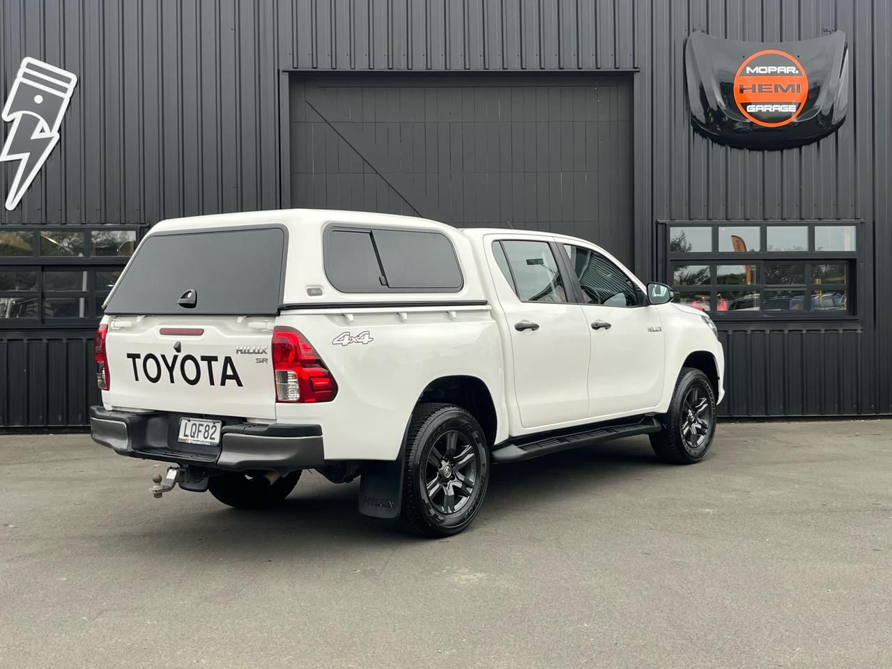 Vehicle image 4