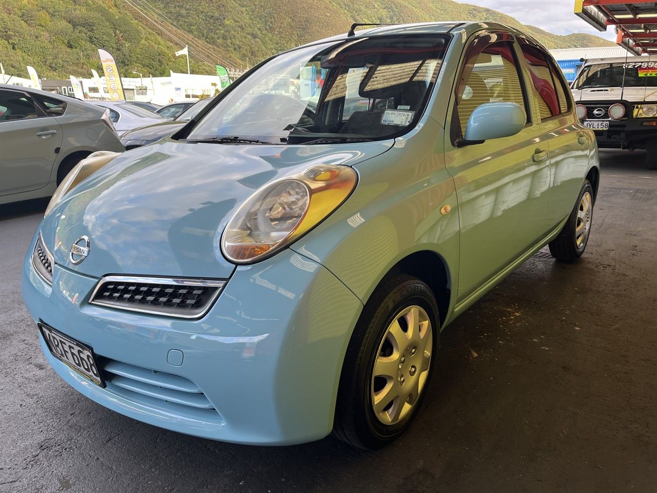 Vehicle image 3