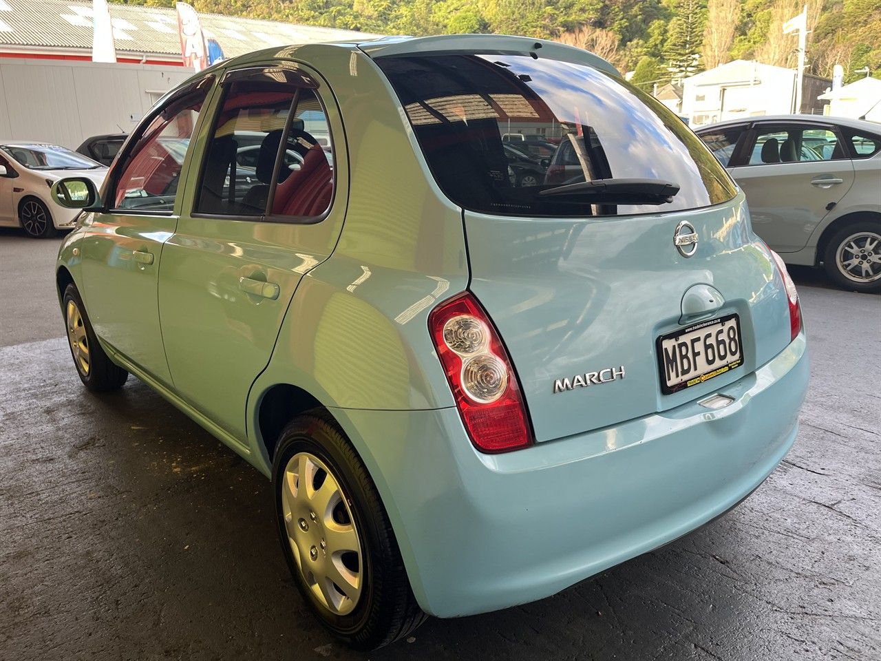 Vehicle image 4