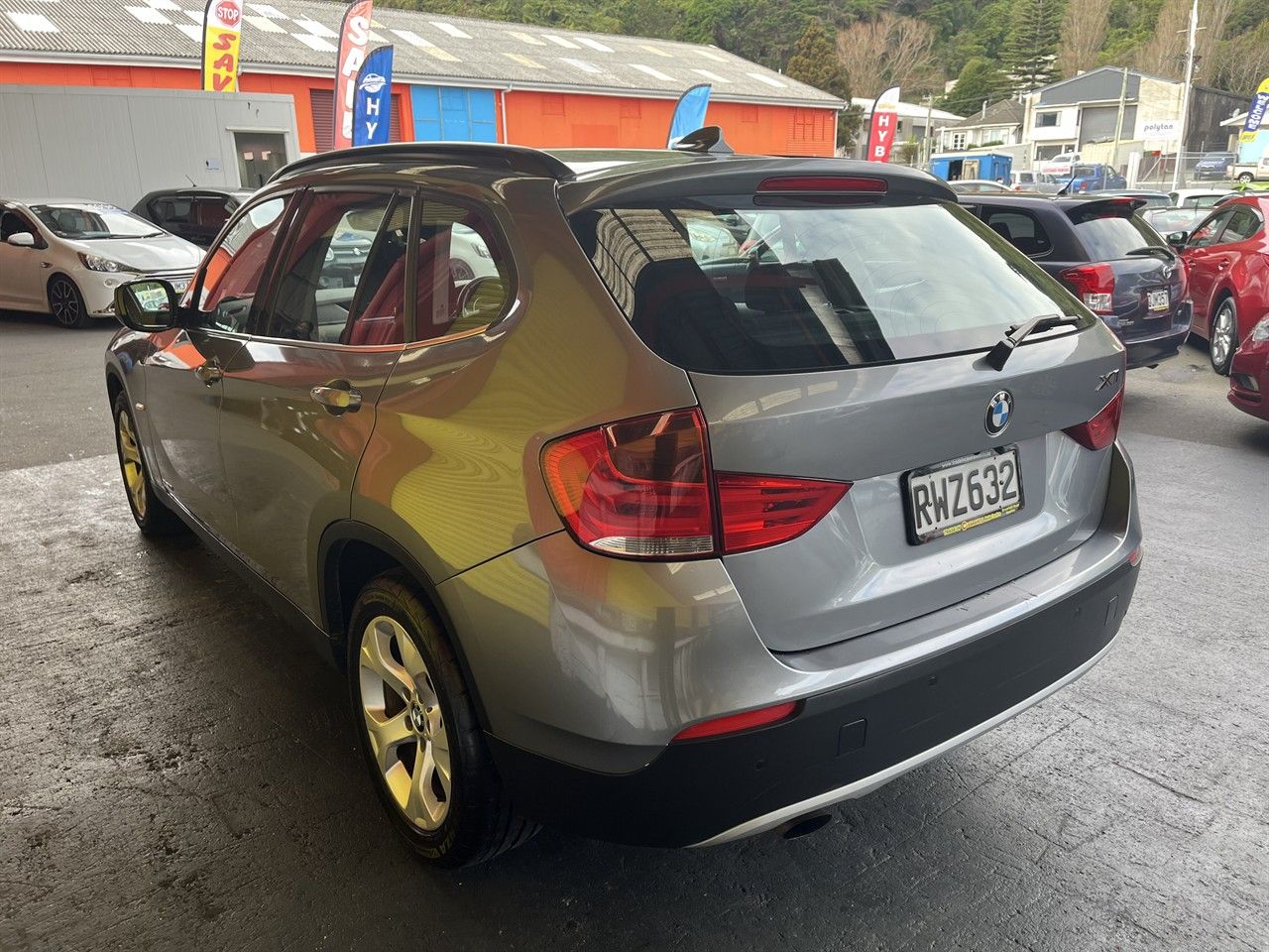 Vehicle image 4