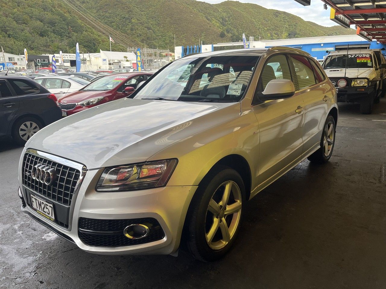 Vehicle image 3